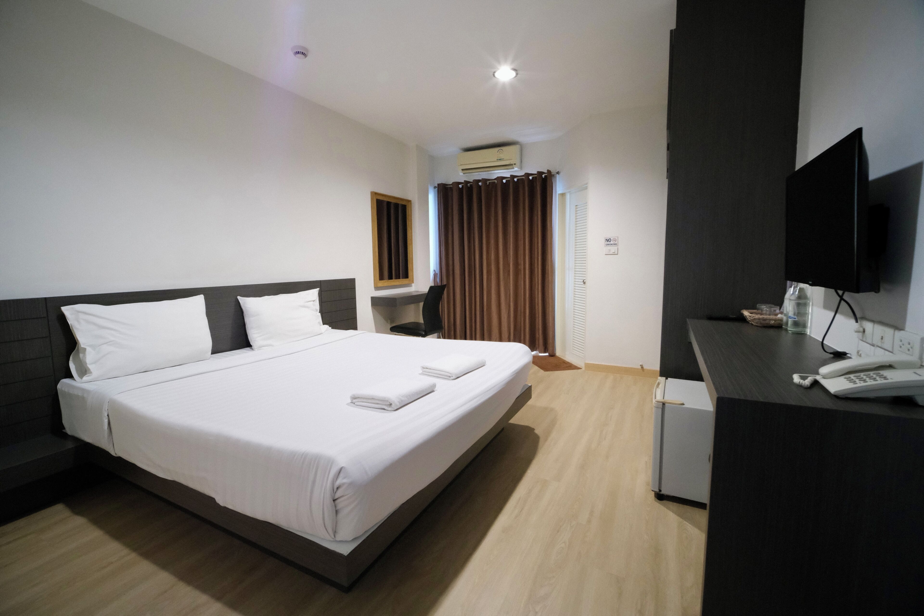 Standard Double Room | Free WiFi