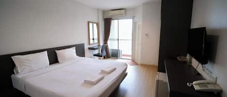 Quarto casal standard | Wi-Fi de cortesia, roupa de cama