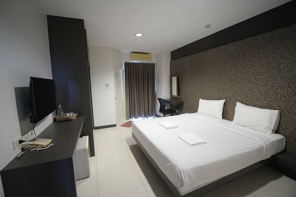 Standard Double Room | Free WiFi