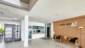 ฝ่ายต้อนรับ