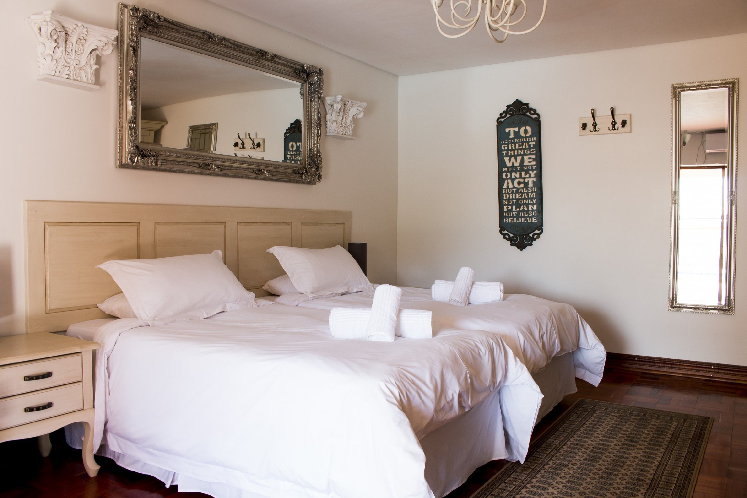 Room Large | Minibar, desk, free WiFi