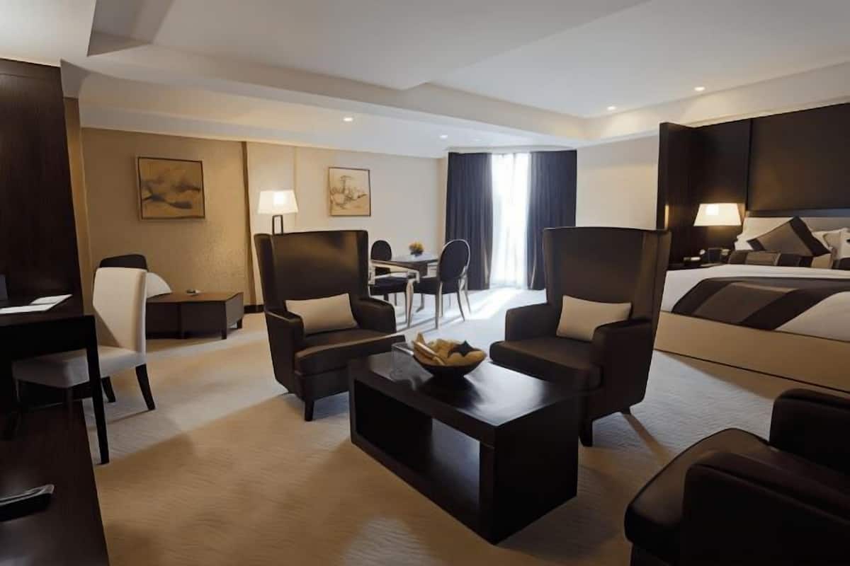 1 phòng ngủ, bộ đồ giường cao cấp, minibar, két bảo mật tại phòng