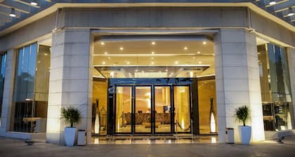 Royale Signature Hotel