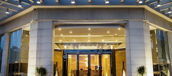 Royale Signature Hotel