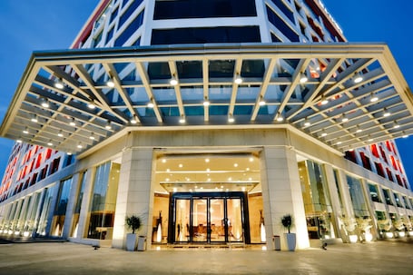 Entrada da propriedade. Royale Signature Hotel