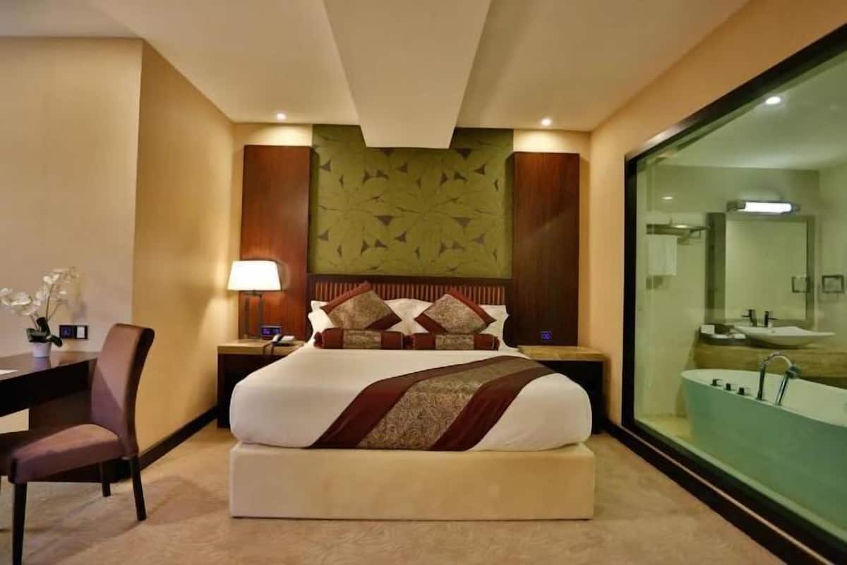 1 phòng ngủ, bộ đồ giường cao cấp, minibar, két bảo mật tại phòng