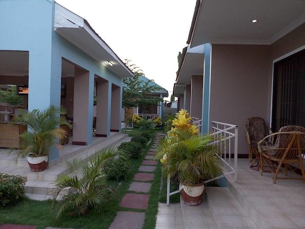 Exterior - Mara Courtyard Lodge (Dar es Salaam)