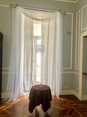 Chambre Quadruple Royale (Private External Bathroom )