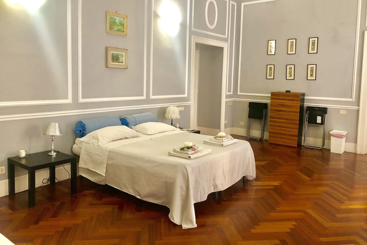 Royal Quadruple Room (Private External Bathroom ) | Egyptian cotton sheets, premium bedding, down comforters