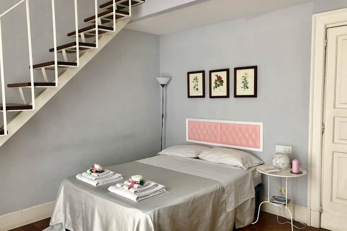 Panoramic Triple Room (Private External Bathroom) | Egyptian cotton sheets, premium bedding, down comforters