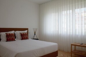 Apartment, 2 Bedrooms, Balcony | 2 bedrooms, soundproofing, iron/ironing board, free cots/infant beds - Citybreak-Apartments Sá da Bandeira (Porto)