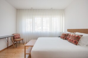 Family Apartment, 3 Bedrooms, Kitchen, City View | 2 bedrooms, soundproofing, iron/ironing board, free cots/infant beds - Citybreak-Apartments Sá da Bandeira (Porto)