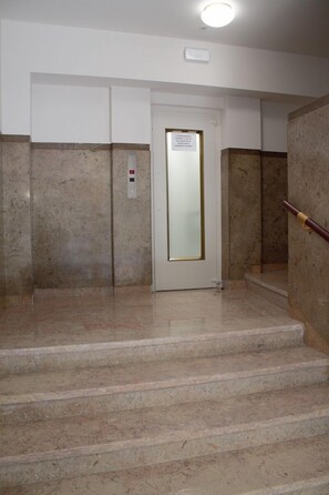 Interior entrance - Citybreak-Apartments Sá da Bandeira (Porto)