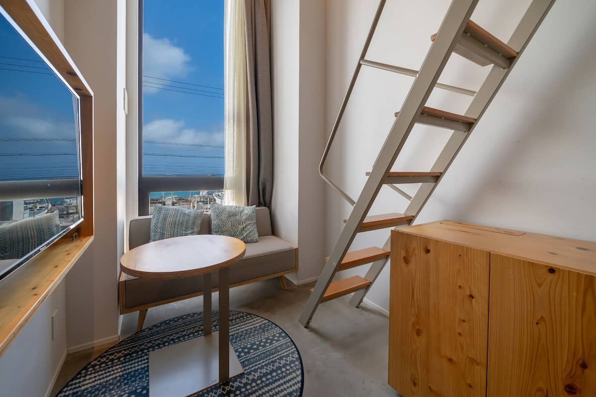 双人房 (Maisonette) | 客房内保险箱、遮光窗帘、免费 WiFi、特色家居
