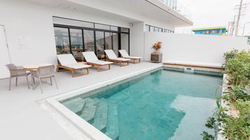 Kolam renang terbuka