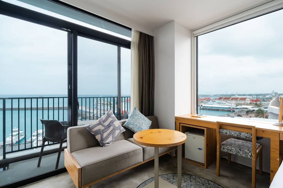 华丽双床房, 2 间卧室, 海港景观 | 客房内保险箱、遮光窗帘、免费 WiFi、特色家居