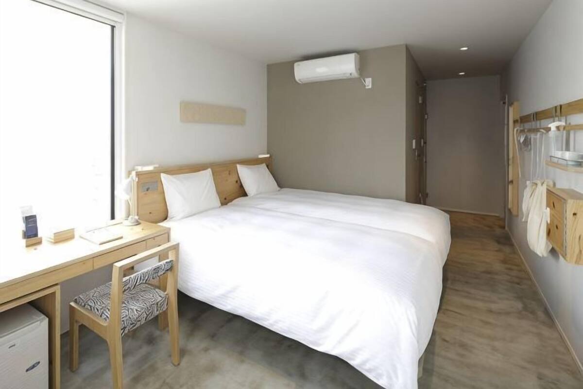 客房内保险箱、遮光窗帘、免费 WiFi、特色家居