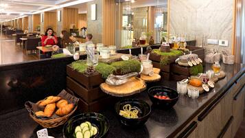 Petit déjeuner buffet compris tous les jours