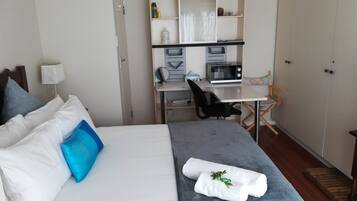 Economy Studio | 1 bedroom, premium bedding, individually decorated
