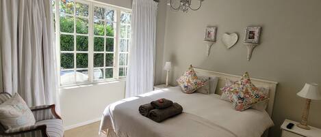 Hochwertige Bettwaren, individuell dekoriert, individuell eingerichtet