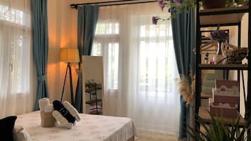 Doppelzimmer, Gartenblick | Schreibtisch, kostenlose Babybetten, kostenloses WLAN