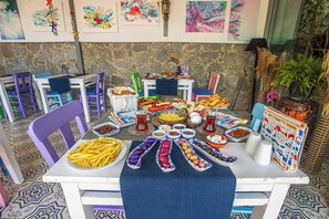 Desayuno completo incluido todos los días