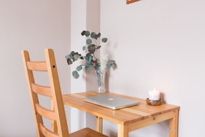 Twin Room | Room amenity - Kyoto Guesthouse meguri Enmachi (Kyoto)