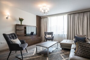 Deluxe Apartment, 1 Bedroom | Living area