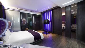 Luxury Double Room (with garage) | Premium bedding, desk, blackout drapes, soundproofing