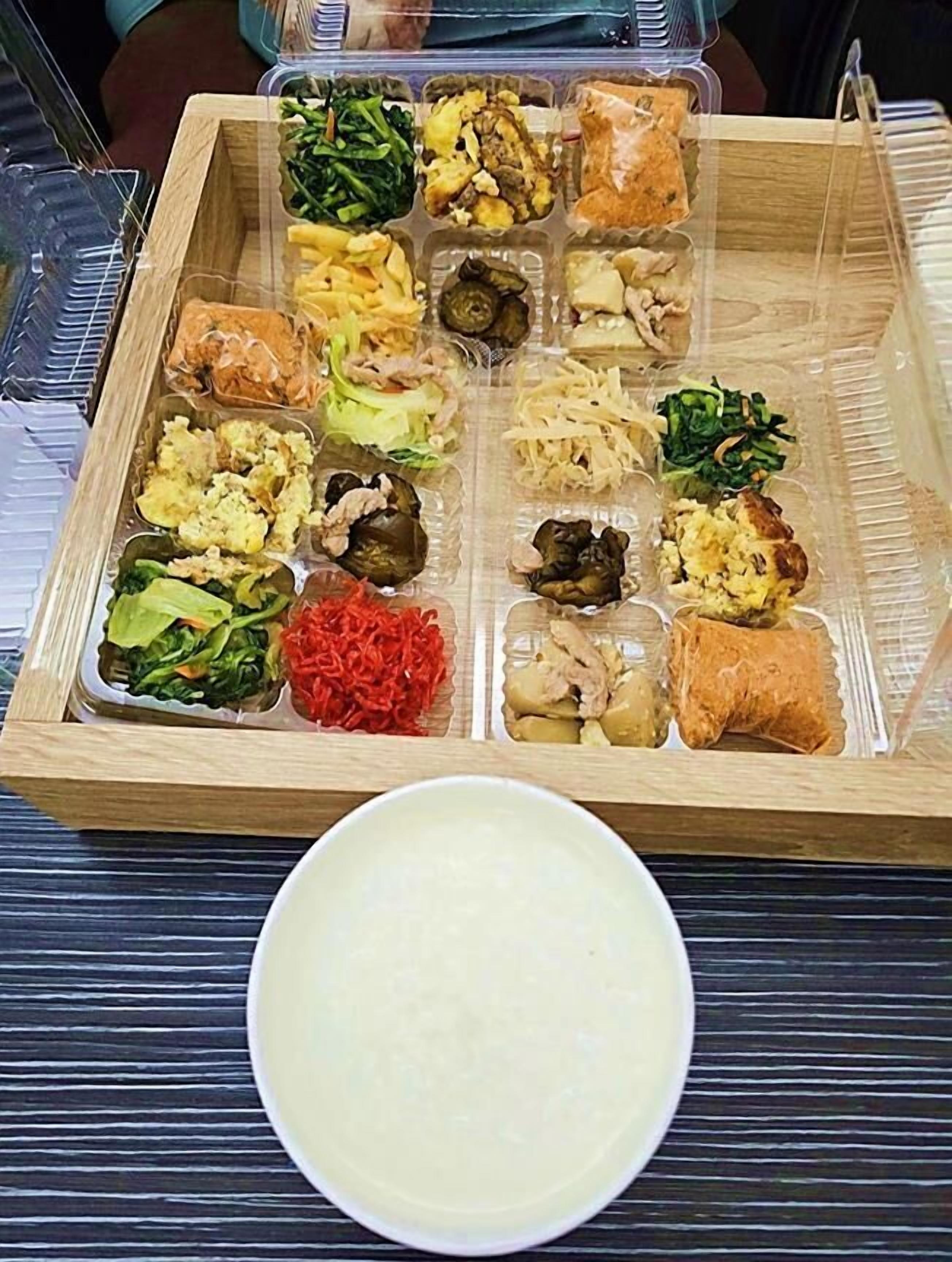 free daily full breakfast