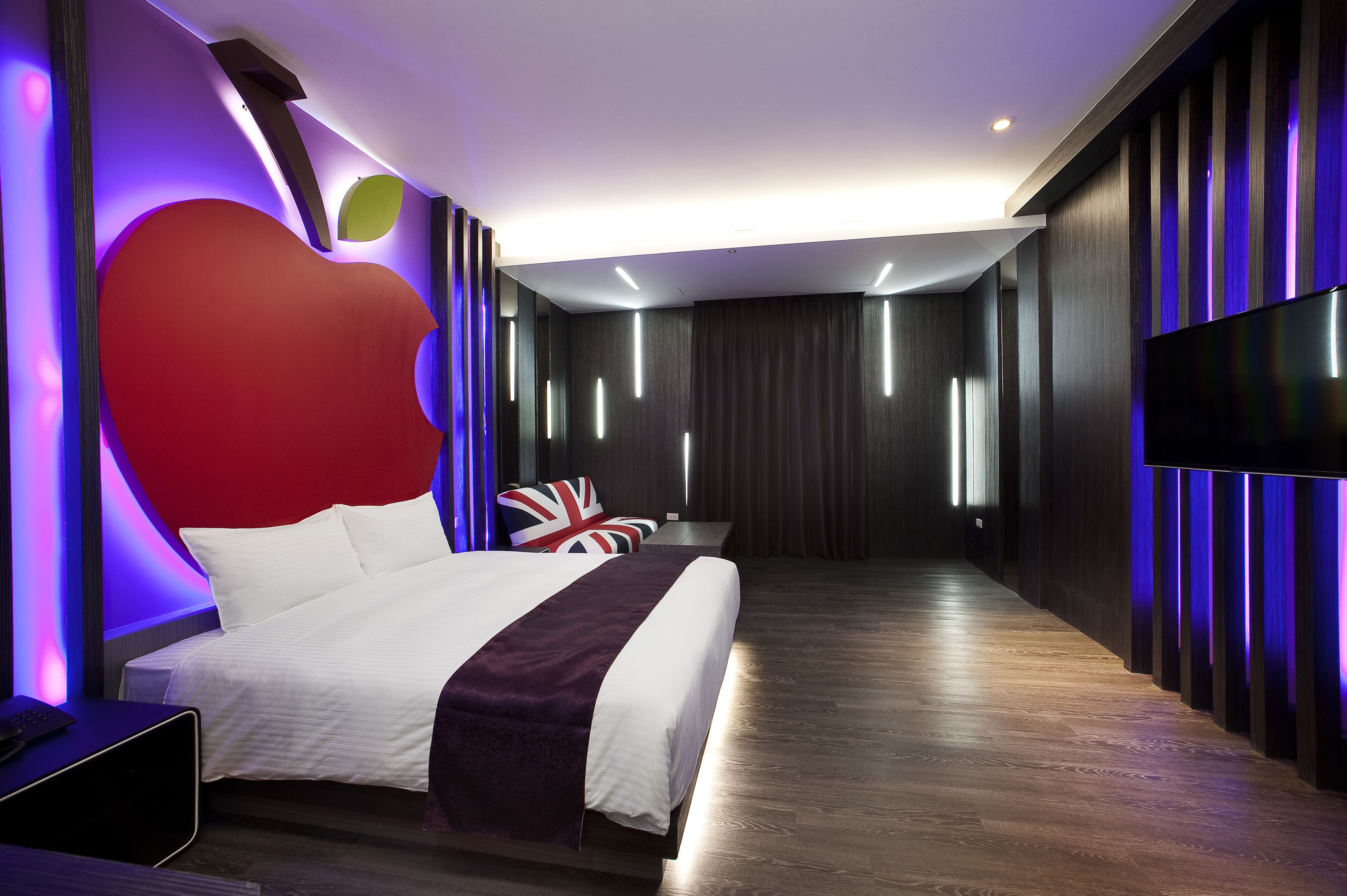 luxury double room (with garage) | premium bedding, desk, blackout curtains, soundproofing