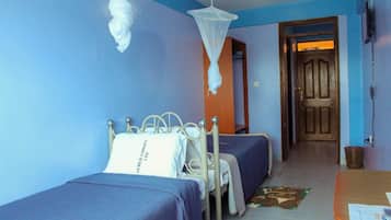Standard Twin Room, 2 Twin Beds | Desk, free WiFi