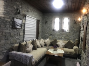 Flat-screen TV - Guney Konak (Safranbolu)