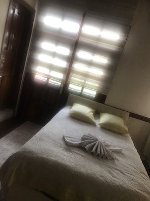 Standard Triple Room, Smoking | Desk, iron/ironing board, free cribs/infant beds, free WiFi - Guney Konak (Safranbolu)