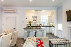 聯排別墅, 5 間臥室 | 客廳 | 平面電視、壁爐