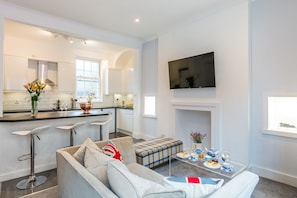 Townhome, 5 Bedrooms | Living area - Windsor Castle Townhouse (Windsor)
