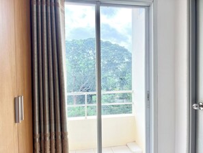 Standard Twin Room | 1 bedroom, desk, free WiFi, bed sheets