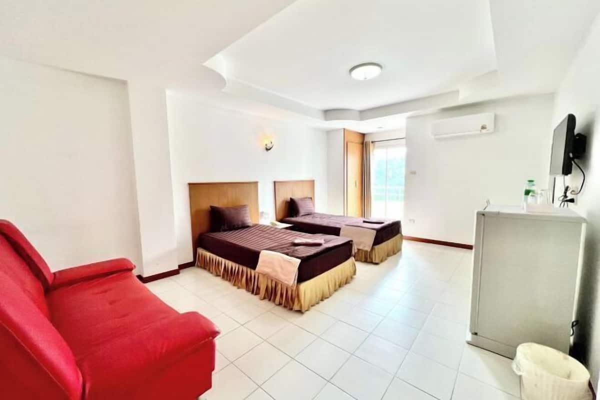 Desk, free WiFi, bed sheets