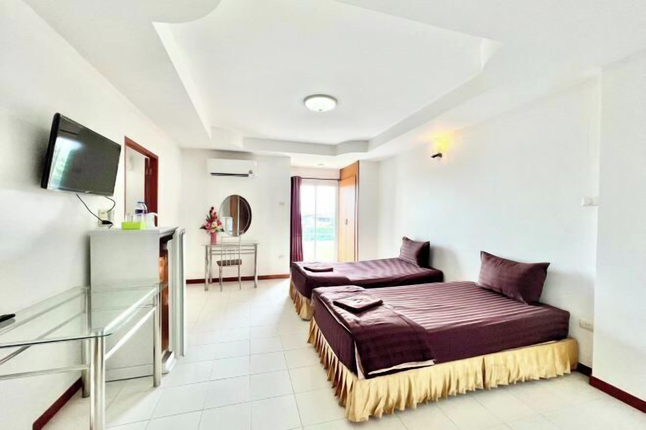 書桌、免費 Wi-Fi、床單