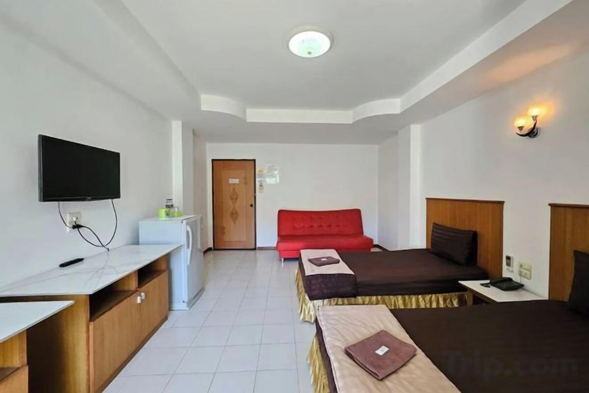 Desk, WiFi (free), bed sheets