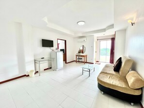 Superior Room | 1 bedroom, desk, free WiFi, bed sheets