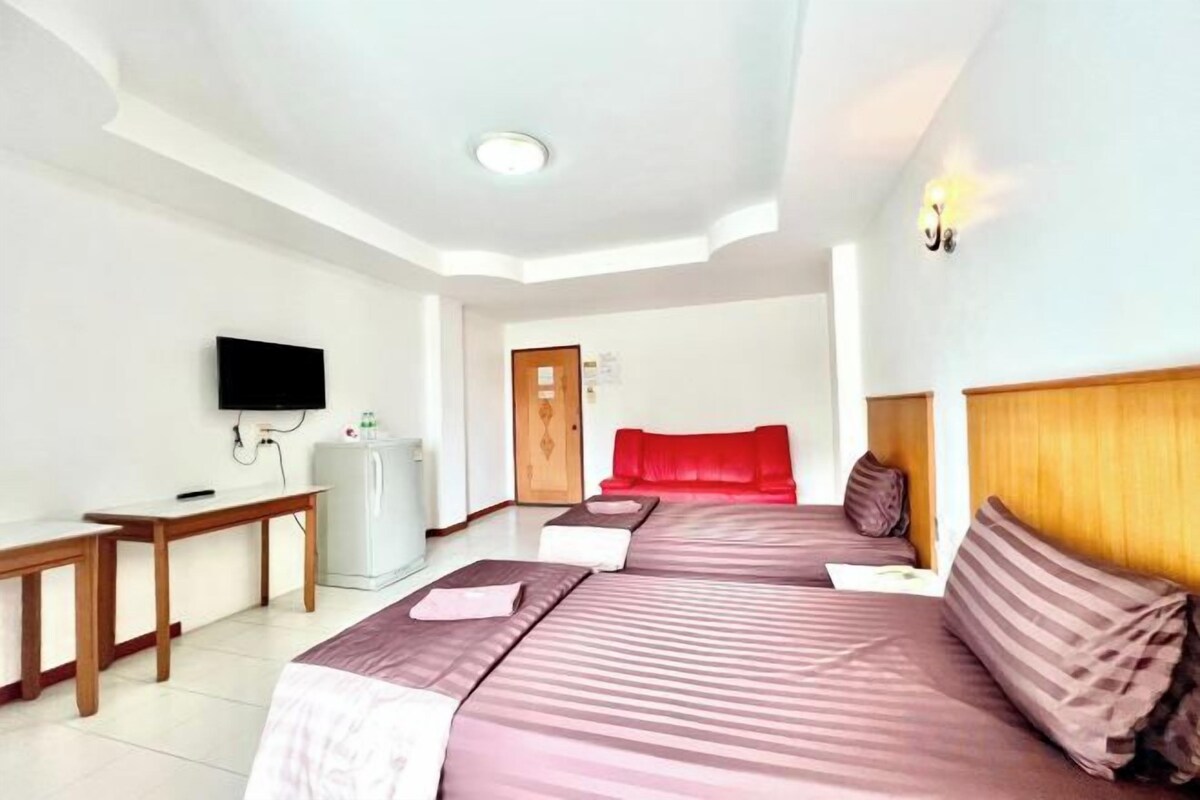 Desk, WiFi (free), bed sheets
