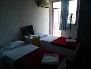 In-room safe, desk, soundproofing, free WiFi