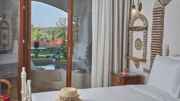 Quarto | Roupas de cama premium, frigobar, cofres nos quartos