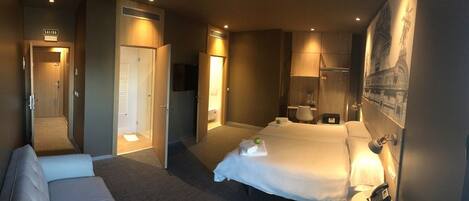 Superior Double Room | Peti besi dalam bilik, meja, kalis bunyi, Wi-fi percuma