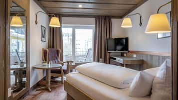 Deluxe Single Room, Balcony | Premium bedding, minibar, in-room safe, desk