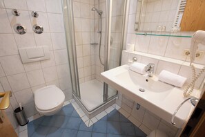 컴포트 아파트, 발코니 | 욕실 | 샤워 시설, 헤어드라이어, 타월, 화장지