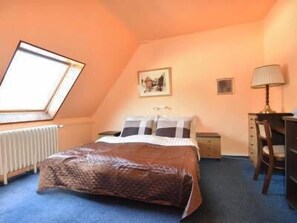 In-room safe, soundproofing, free WiFi