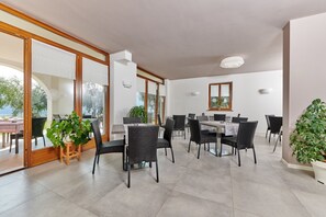 Free daily buffet breakfast - Maso Tobel Riva del Garda (Riva del Garda)