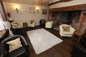Executive lounge - Ternhill Farm House (Market Drayton)